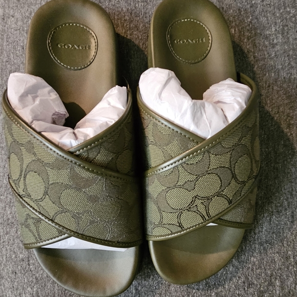 Coach slides only sz 9 left - Picture 1 of 5